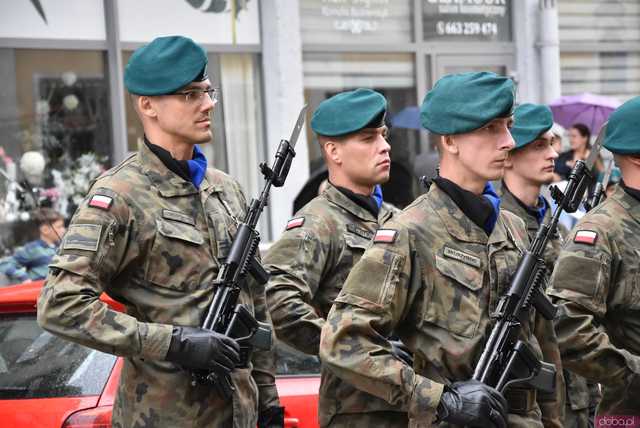 [WIDEO/FOTO] Uroczysty pochód rozpoczął uroczystości upamiętniające Rotmistrza Pileckiego