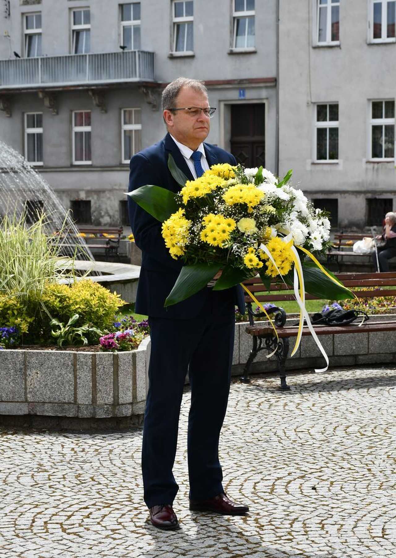 [FOTO] Świebodzice upamiętniły Jana Pawła II w 104. rocznicę urodzin