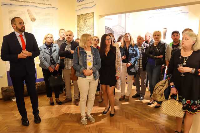 [FOTO] Nocne zwiedzanie Muzeum Dawnego Kupiectwa. Otwarto wystawę o 400-letniej historii miejskich wodociągów