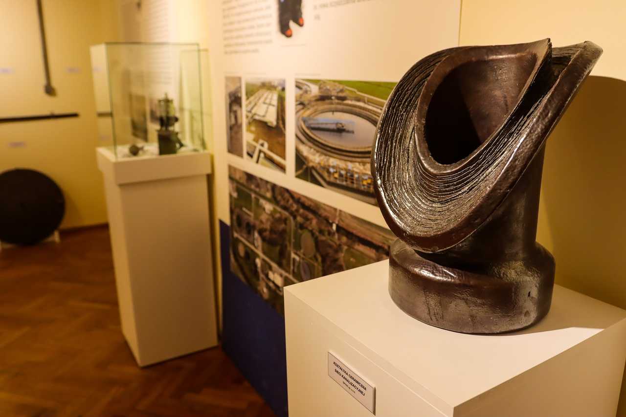 [FOTO] Nocne zwiedzanie Muzeum Dawnego Kupiectwa. Otwarto wystawę o 400-letniej historii miejskich wodociągów