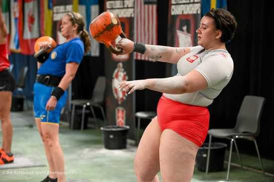 [FOTO] Świdniczanka Wiktoria Jabłońska mistrzynią i rekordzistką świata w kettlebell! 