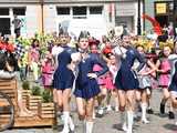[WIDEO/FOTO] Żółty Marsz Nadziei okrążył świdnicki rynek na zwieńczenie VI edycji Pól Nadziei. Okrągły jubileusz obchodziło TPC Hospicjum