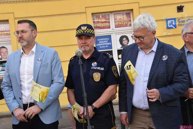[WIDEO/FOTO] Żółty Marsz Nadziei okrążył świdnicki rynek na zwieńczenie VI edycji Pól Nadziei. Okrągły jubileusz obchodziło TPC Hospicjum