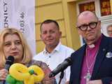 [WIDEO/FOTO] Żółty Marsz Nadziei okrążył świdnicki rynek na zwieńczenie VI edycji Pól Nadziei. Okrągły jubileusz obchodziło TPC Hospicjum