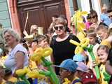 [WIDEO/FOTO] Żółty Marsz Nadziei okrążył świdnicki rynek na zwieńczenie VI edycji Pól Nadziei. Okrągły jubileusz obchodziło TPC Hospicjum