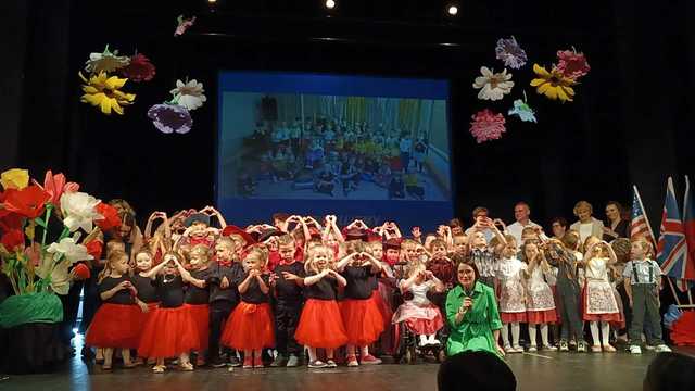 [FOTO] Przedszkolaki ze Słoneczka tanecznym krokiem uczciły Dzień Rodziny