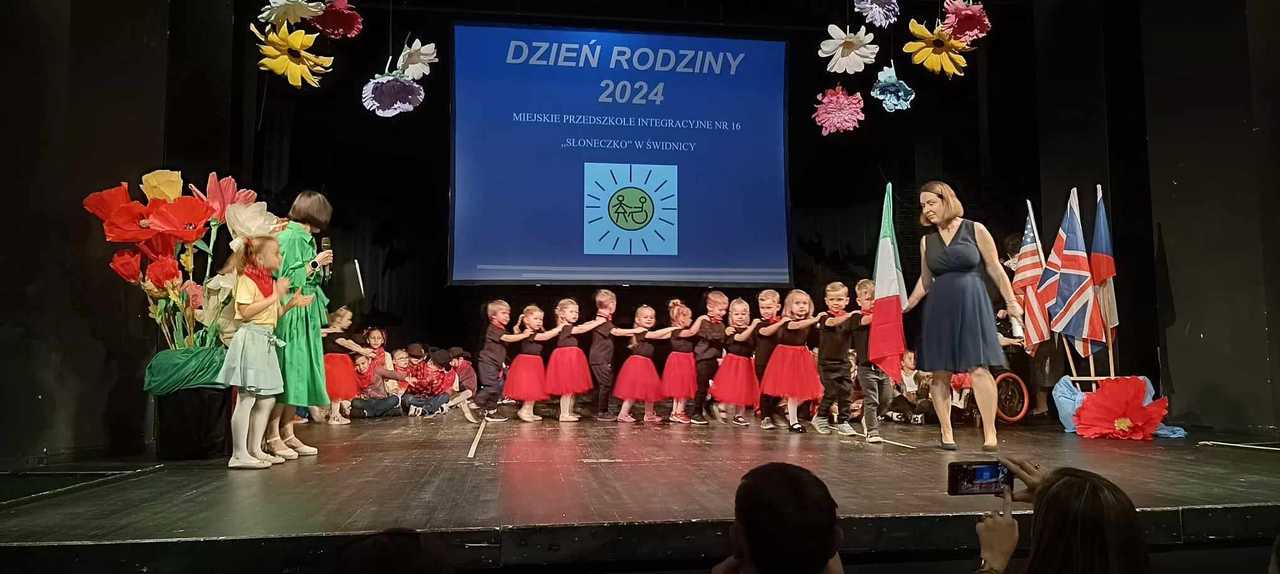 [FOTO] Przedszkolaki ze Słoneczka tanecznym krokiem uczciły Dzień Rodziny