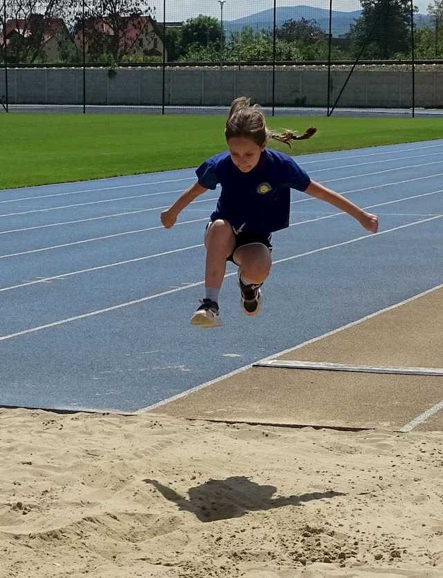 [FOTO] Najmłodsi uczniowie rywalizowali w Trójboju Lekkoatletycznym