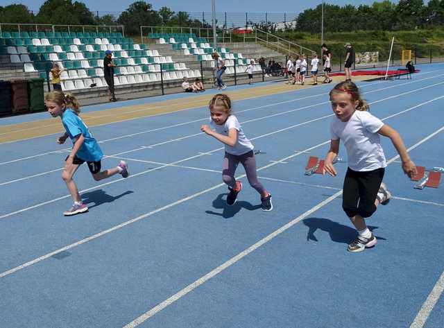 [FOTO] Najmłodsi uczniowie rywalizowali w Trójboju Lekkoatletycznym