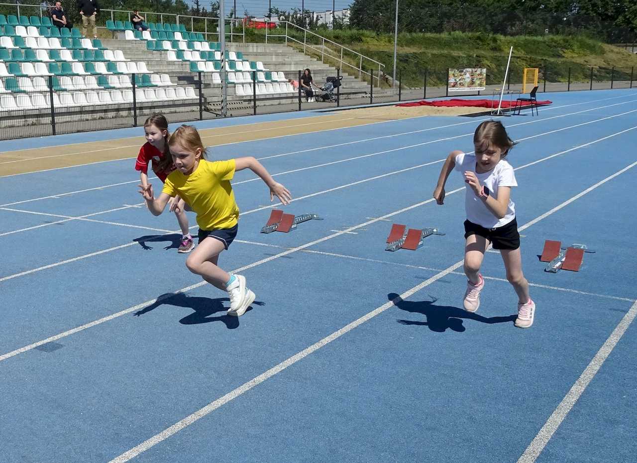 [FOTO] Najmłodsi uczniowie rywalizowali w Trójboju Lekkoatletycznym