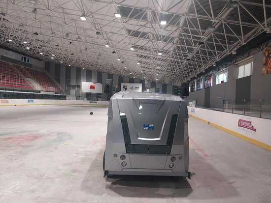 Lodowisko miejskie zyskało nową rolbę elektryczną