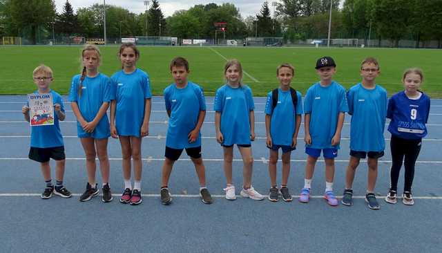 [FOTO] Uczniowie klas II i III rywalizowali w trójbóju lekkoatletycznym