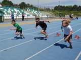 [FOTO] Uczniowie klas II i III rywalizowali w trójbóju lekkoatletycznym