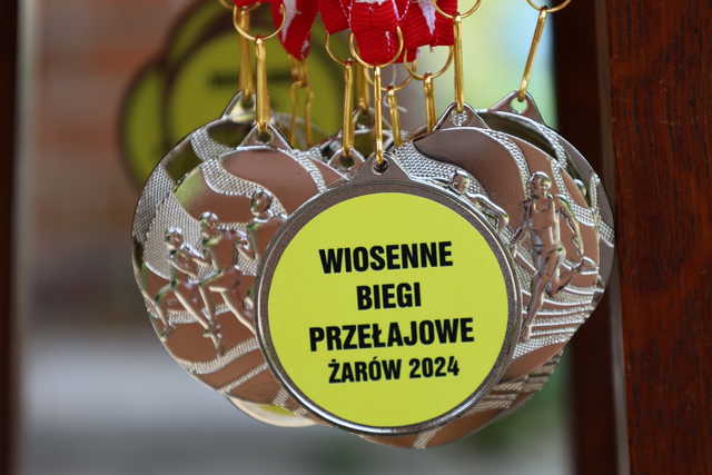 [WYNIKI/FOTO] Żarowscy uczniowie rywalizowali w Wiosennych Biegach Przełajowych