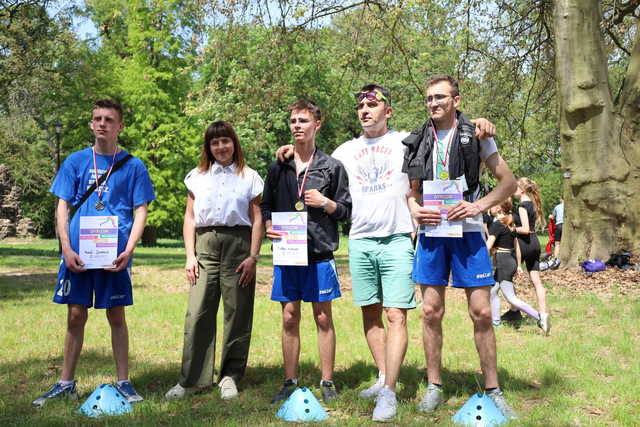 [WYNIKI/FOTO] Żarowscy uczniowie rywalizowali w Wiosennych Biegach Przełajowych