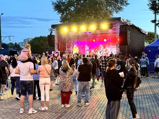 [WIDEO/DUŻO ZDJĘĆ] Zespoły ExMaanam i Mig porwali żarowską publiczność