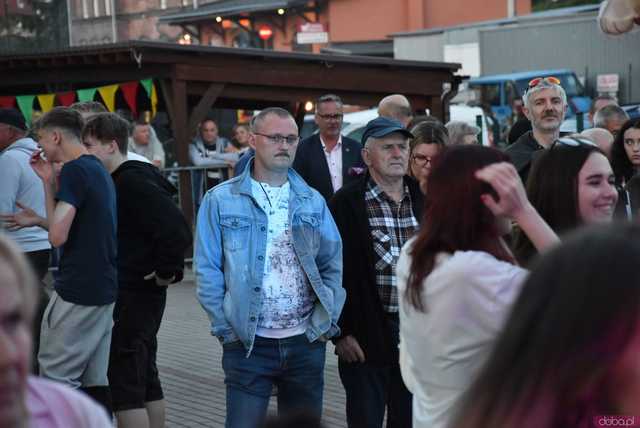 [WIDEO/DUŻO ZDJĘĆ] Zespoły ExMaanam i Mig porwali żarowską publiczność