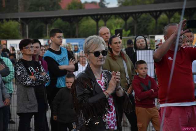 [WIDEO/DUŻO ZDJĘĆ] Zespoły ExMaanam i Mig porwali żarowską publiczność