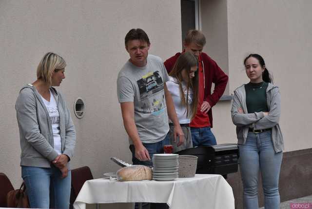 [FOTO] Rozmaite wypieki, masa zabawy i swojskie jadło podczas Turnieju Wsi w Modlęcinie