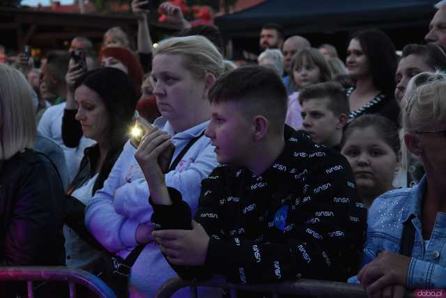 [DUŻO ZDJĘĆ] Piękni i Młodzi porwali żarowską publiczność. Drugi dzień Dni Żarowa pełen atrakcji i dobrej zabawy