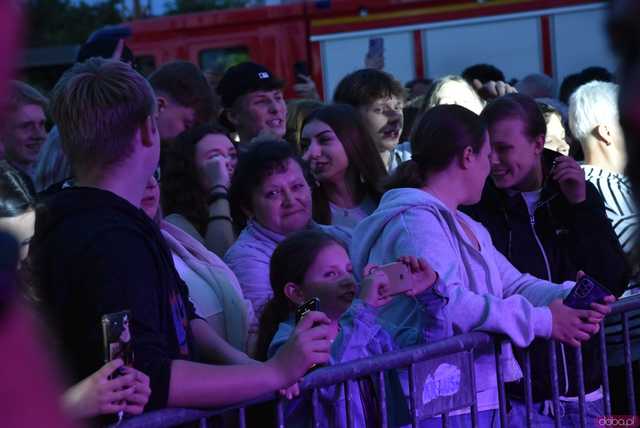 [DUŻO ZDJĘĆ] Piękni i Młodzi porwali żarowską publiczność. Drugi dzień Dni Żarowa pełen atrakcji i dobrej zabawy