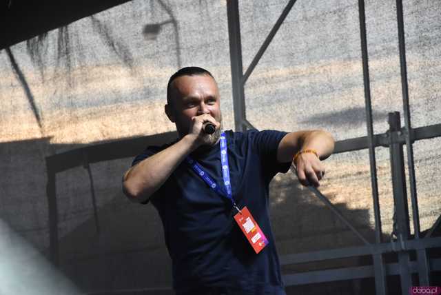 [DUŻO ZDJĘĆ] Piękni i Młodzi porwali żarowską publiczność. Drugi dzień Dni Żarowa pełen atrakcji i dobrej zabawy