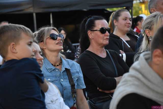 [DUŻO ZDJĘĆ] Piękni i Młodzi porwali żarowską publiczność. Drugi dzień Dni Żarowa pełen atrakcji i dobrej zabawy