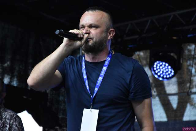 [DUŻO ZDJĘĆ] Piękni i Młodzi porwali żarowską publiczność. Drugi dzień Dni Żarowa pełen atrakcji i dobrej zabawy
