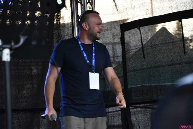 [DUŻO ZDJĘĆ] Piękni i Młodzi porwali żarowską publiczność. Drugi dzień Dni Żarowa pełen atrakcji i dobrej zabawy