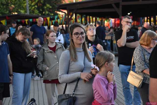 [DUŻO ZDJĘĆ] Piękni i Młodzi porwali żarowską publiczność. Drugi dzień Dni Żarowa pełen atrakcji i dobrej zabawy