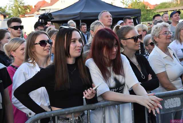 [DUŻO ZDJĘĆ] Piękni i Młodzi porwali żarowską publiczność. Drugi dzień Dni Żarowa pełen atrakcji i dobrej zabawy