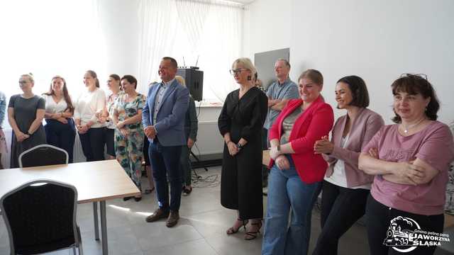 Przedszkolaki z życzeniami na dzień samorządowca