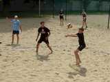 [FOTO] Zacięta rywalizacja chłopców z klas 7-8 w plażówce rozstrzygnięta