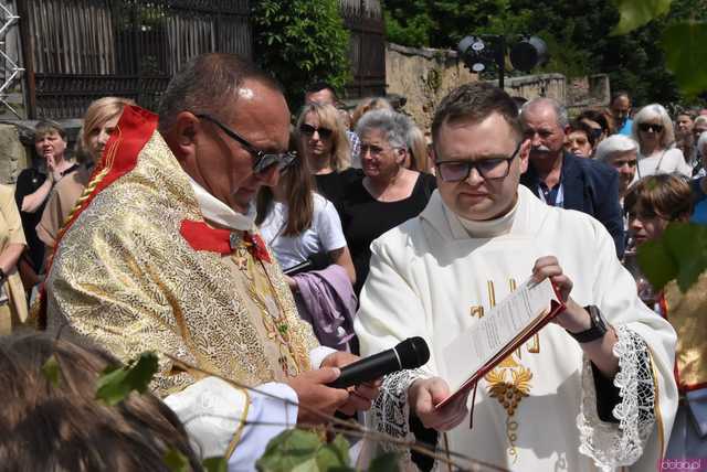 [FOTO] Tłum wiernych przeszedł w procesji z okazji Bożego Ciała w Strzegomiu