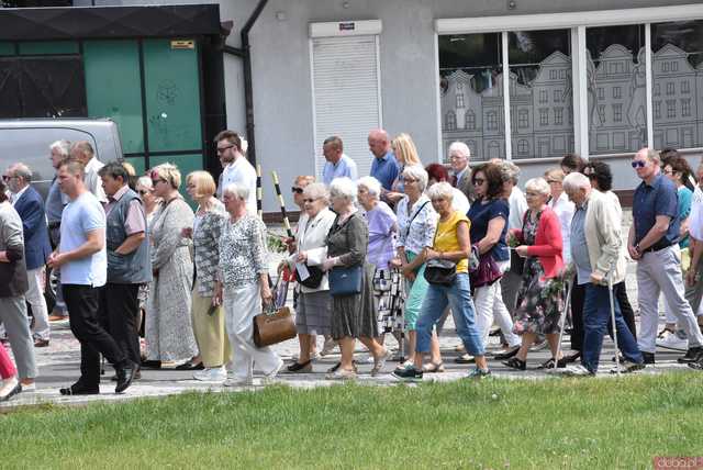[FOTO] Tłum wiernych przeszedł w procesji z okazji Bożego Ciała w Strzegomiu