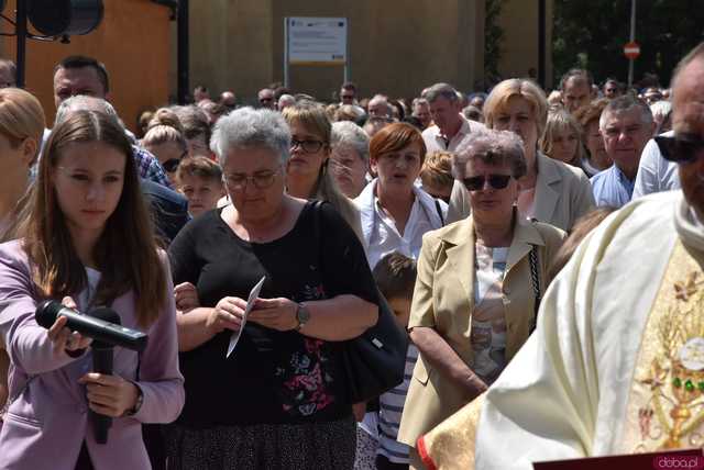 [FOTO] Tłum wiernych przeszedł w procesji z okazji Bożego Ciała w Strzegomiu