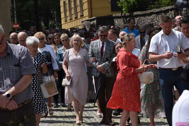 [FOTO] Tłum wiernych przeszedł w procesji z okazji Bożego Ciała w Strzegomiu