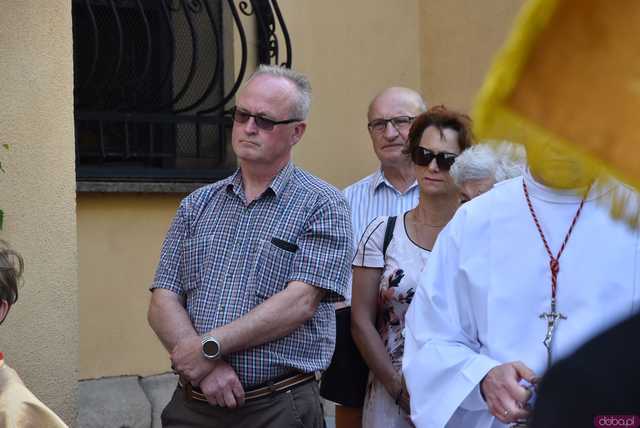 [FOTO] Tłum wiernych przeszedł w procesji z okazji Bożego Ciała w Strzegomiu