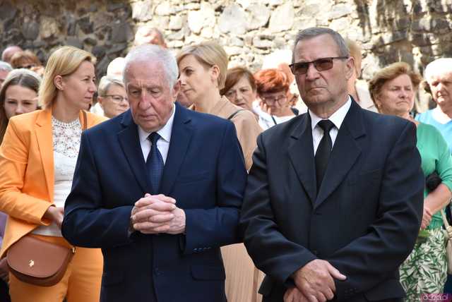 [FOTO] Tłum wiernych przeszedł w procesji z okazji Bożego Ciała w Strzegomiu
