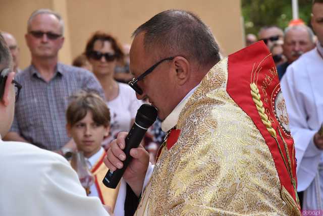 [FOTO] Tłum wiernych przeszedł w procesji z okazji Bożego Ciała w Strzegomiu