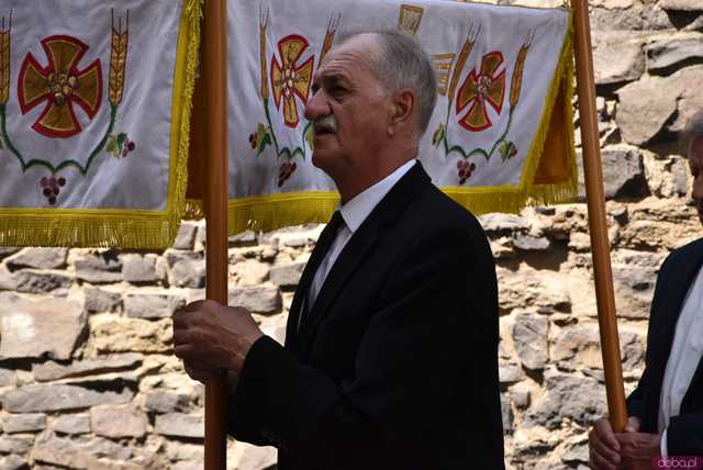 [FOTO] Tłum wiernych przeszedł w procesji z okazji Bożego Ciała w Strzegomiu