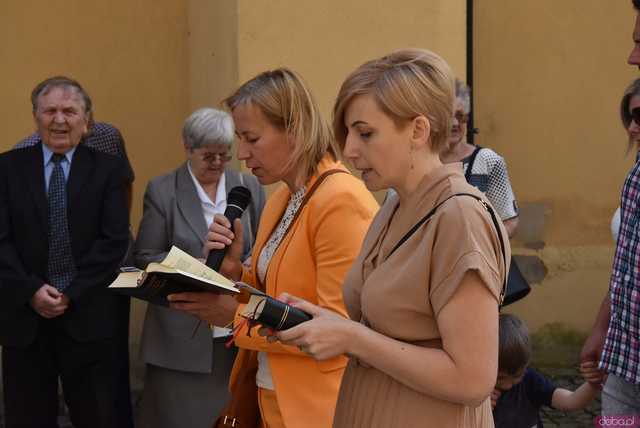 [FOTO] Tłum wiernych przeszedł w procesji z okazji Bożego Ciała w Strzegomiu