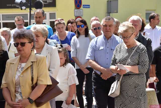 [FOTO] Tłum wiernych przeszedł w procesji z okazji Bożego Ciała w Strzegomiu
