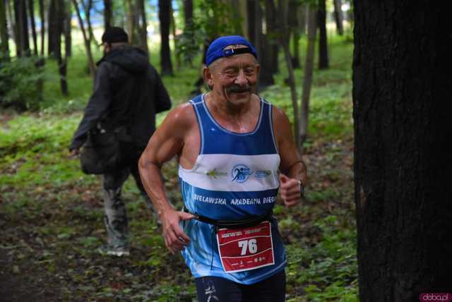 [WIDEO/FOTO] Pobiegli alejkami Parku Strzelnica w letniej odsłonie Świdnickich Biegów Parkowych