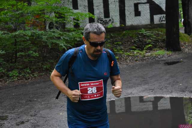 [WIDEO/FOTO] Pobiegli alejkami Parku Strzelnica w letniej odsłonie Świdnickich Biegów Parkowych