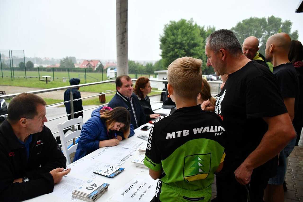 [FOTO] Młodzi kolarze rywalizowali w Świebodzicach