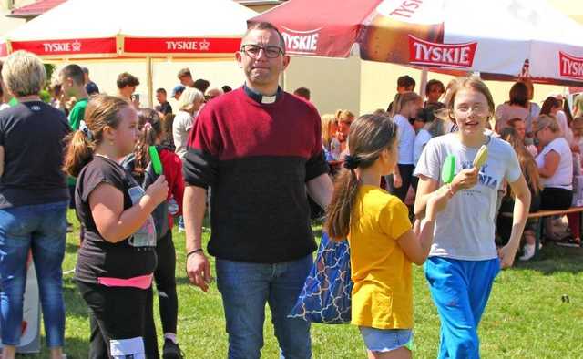 [DUŻO ZDJĘĆ] Festyny, pikniki, Gminny Dzień Dziecka. Długi weekend pełen atrakcji w gminie Dobromierz