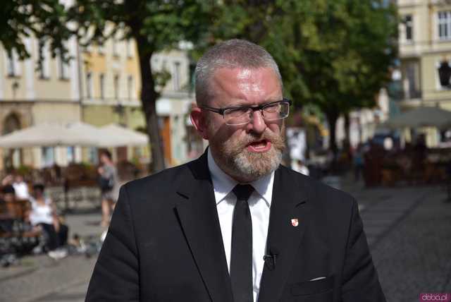 [WIDEO/FOTO] Braun: Precz z eurokomuną i żydokomuną. Prezentacja kandydatki Konfederacji do Europarlamentu