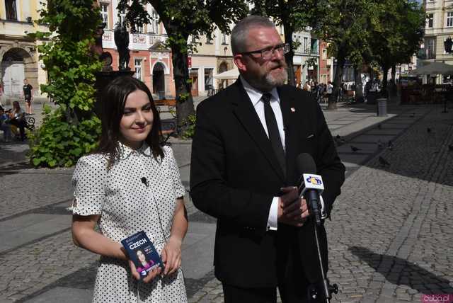 [WIDEO/FOTO] Braun: Precz z eurokomuną i żydokomuną. Prezentacja kandydatki Konfederacji do Europarlamentu