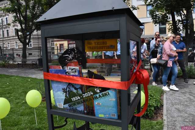 [FOTO] Nowa biblioteczka plenerowa już dostępna! Jak z niej korzystać? Gdzie się znajduje?